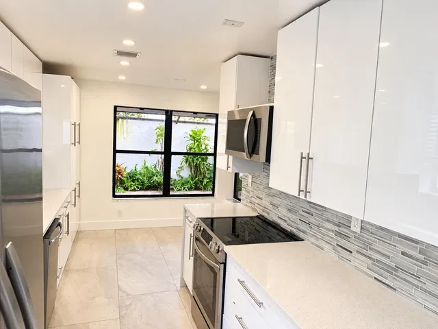 Residence photo 10