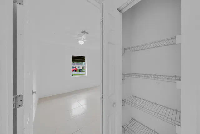 Residence photo 22