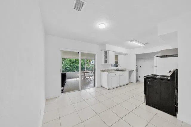 Residence photo 28