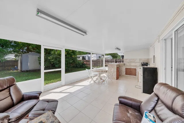 Residence photo 29