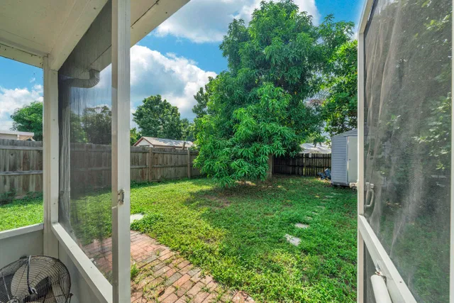 Residence photo 31