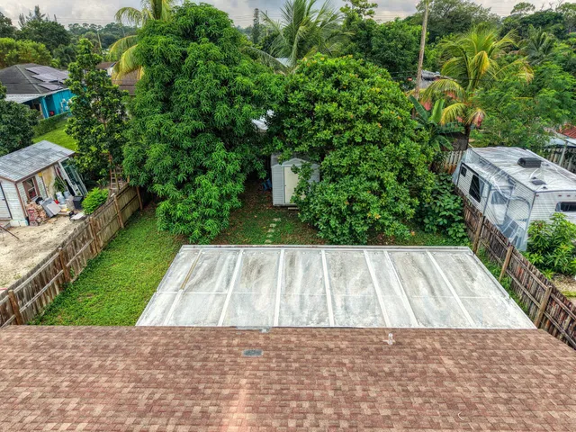 Residence photo 32