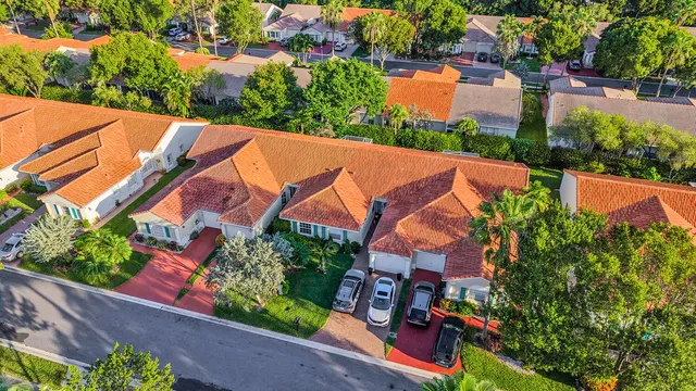 Residence photo 3
