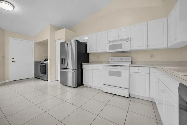 Residence photo 6