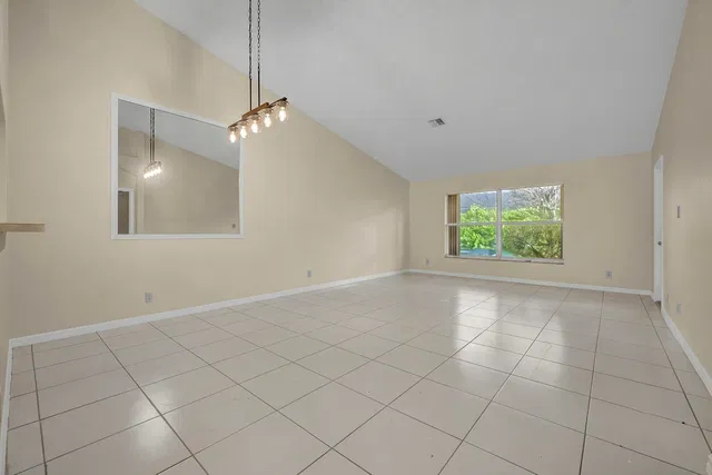 Residence photo 9