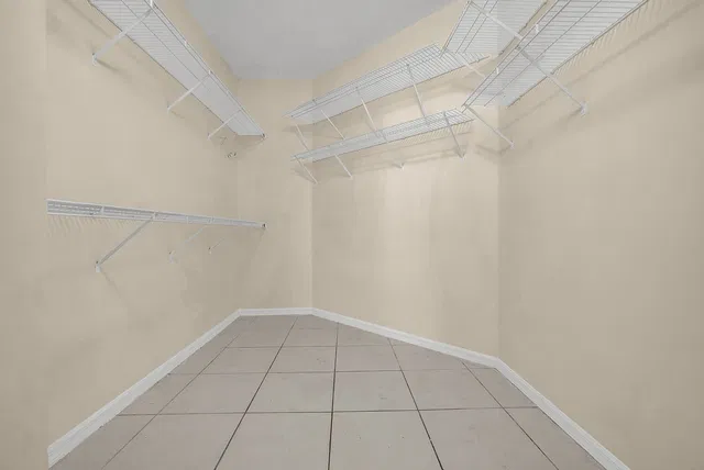 Residence photo 17