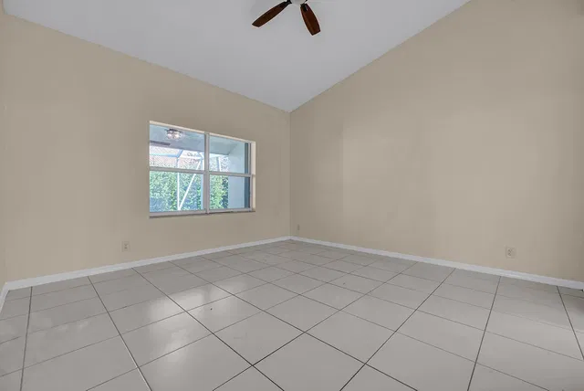 Residence photo 18