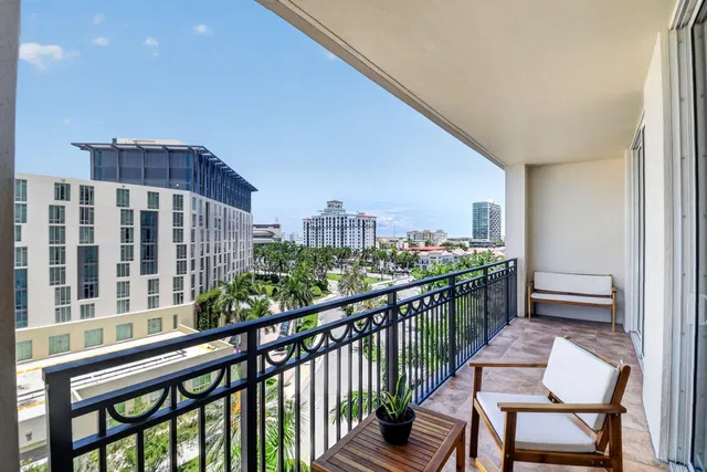 CityPlace South Tower Unit 821 photo 2
