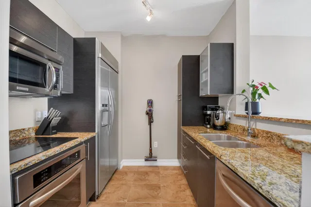 CityPlace South Tower Unit 821 photo 14