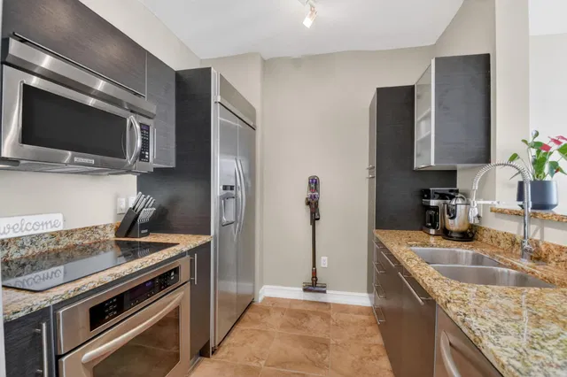 CityPlace South Tower Unit 821 photo 15