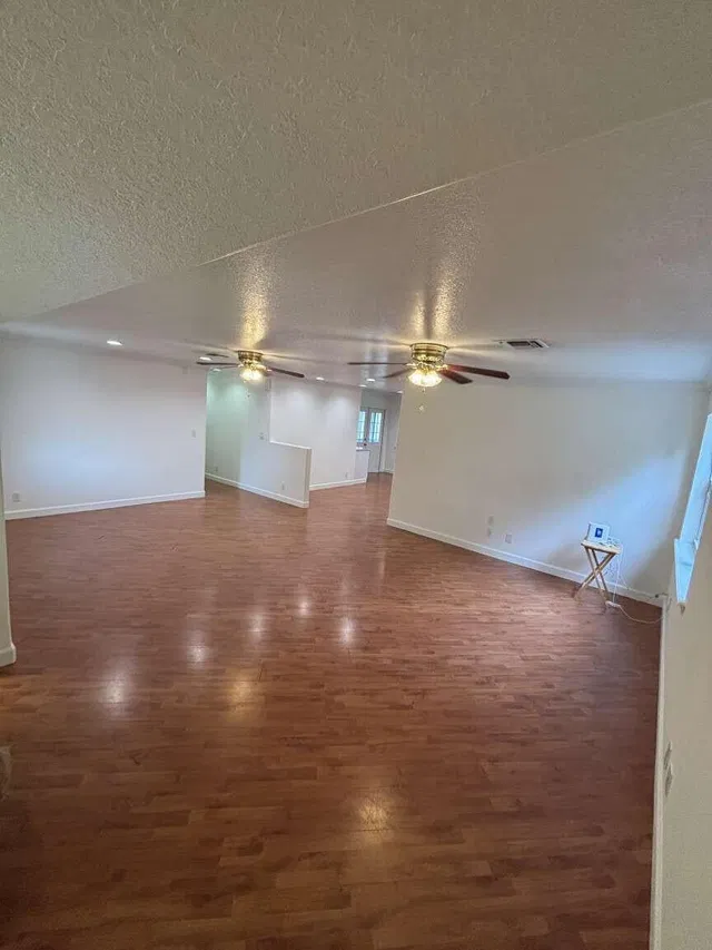 Residence photo 3