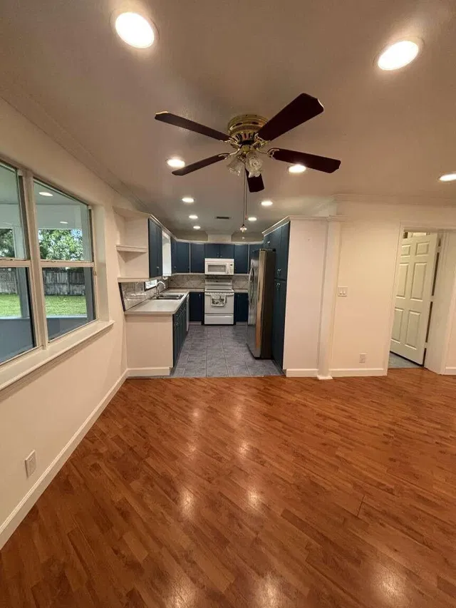 Residence photo 4