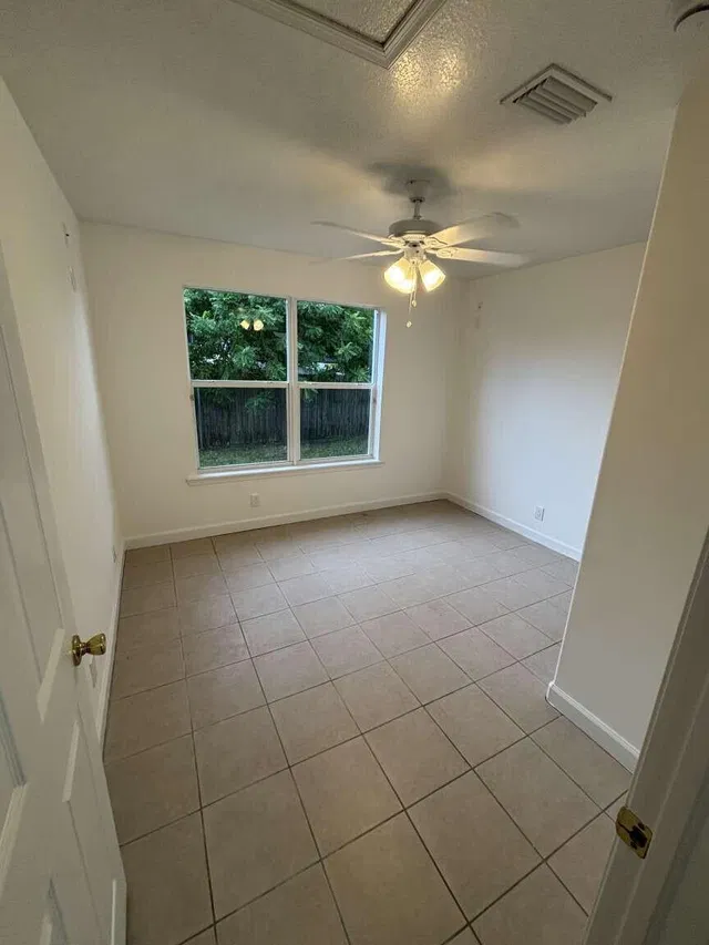 Residence photo 10