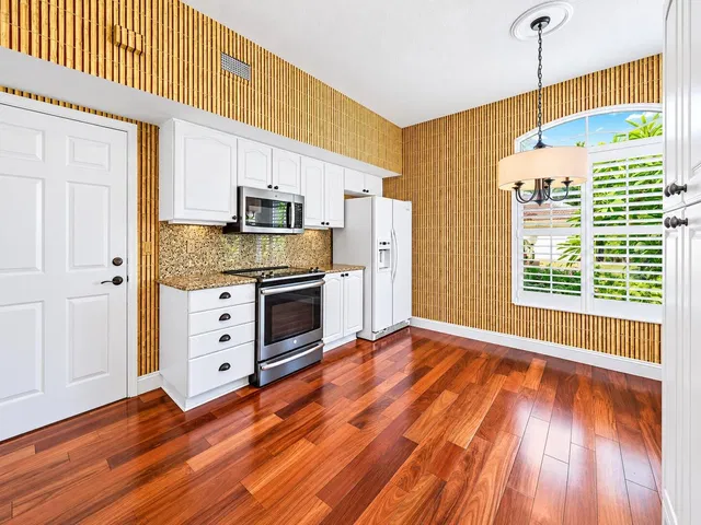  Residence photo 9