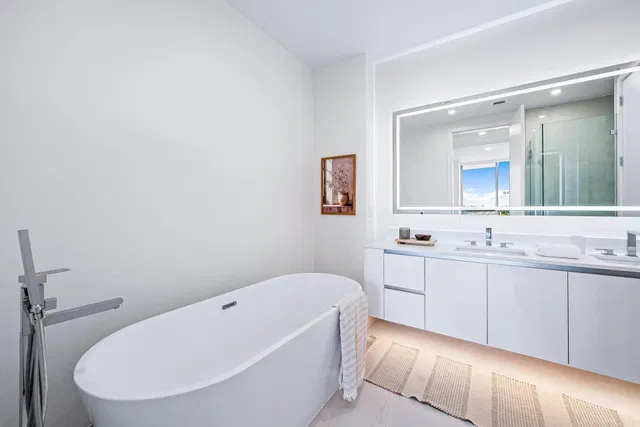 Nautilus 220 Unit 817 photo 9