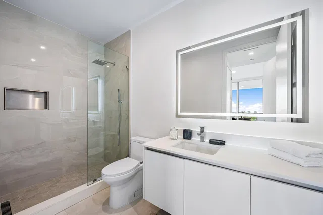 Nautilus 220 Unit 817 photo 11