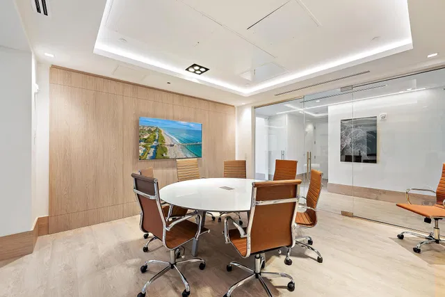 Nautilus 220 Unit 817 photo 30