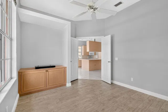  Residence photo 26