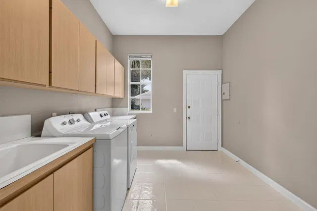  Residence photo 35