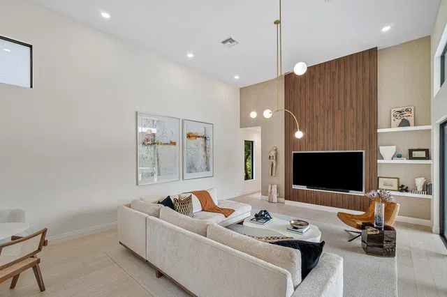 Residence photo 18