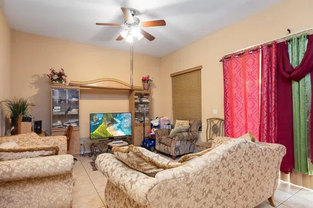 Residence photo 13