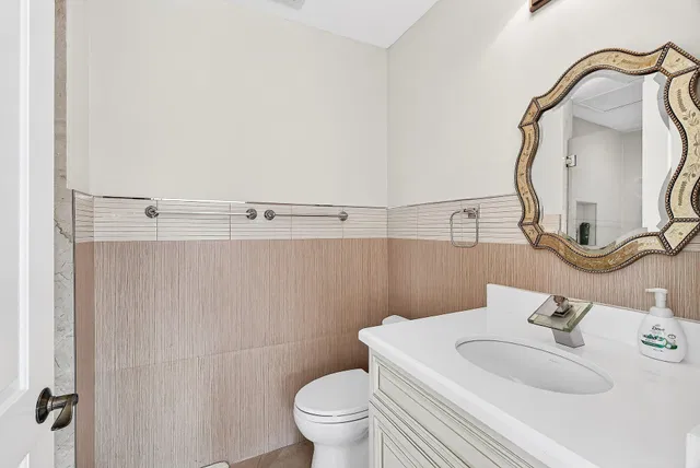 Unit 302 photo 21