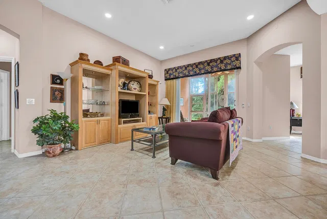 Residence photo 12