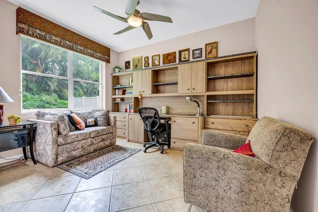 Residence photo 25