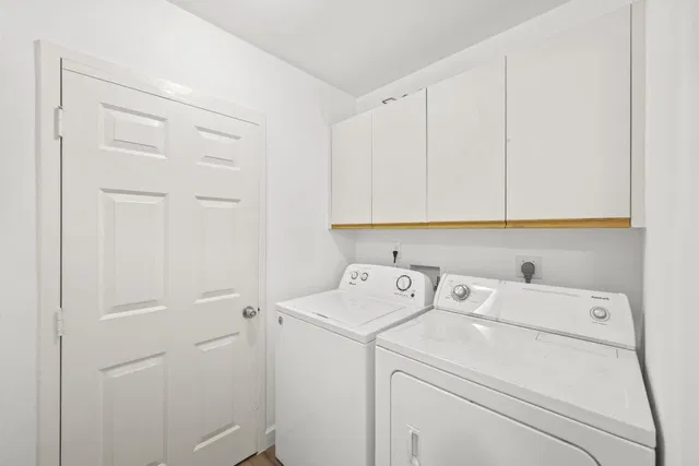 Unit B photo 27