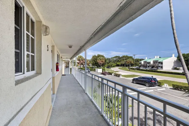 Village of North Palm Beach Unit 5 photo 2