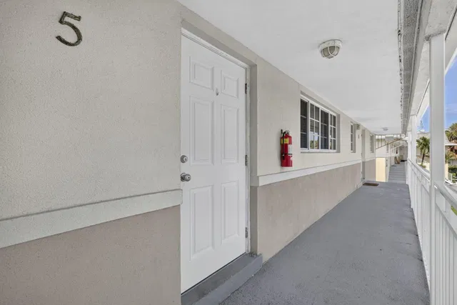 Village of North Palm Beach Unit 5 photo 3