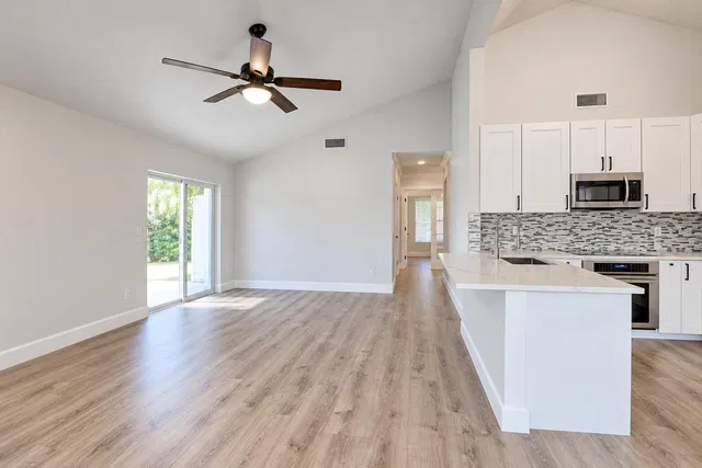 Residence photo 6