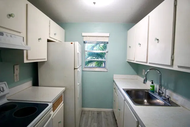 Unit 203 photo 8