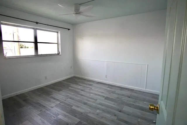 Unit 203 photo 11