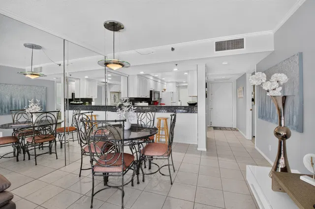  Unit 206 photo 5