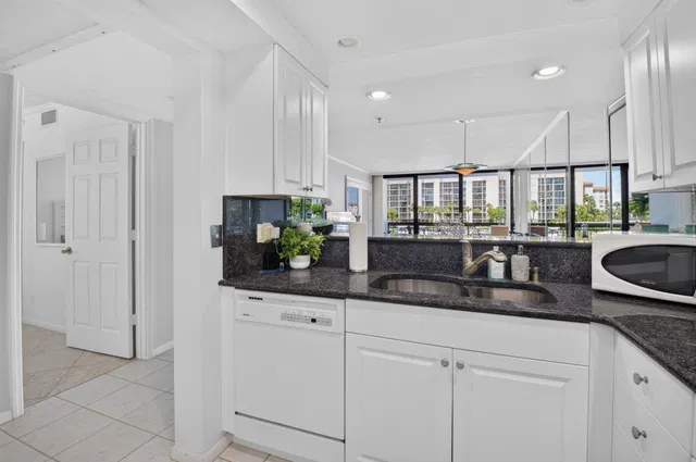  Unit 206 photo 14