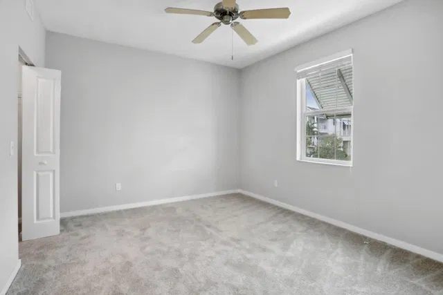 Unit 302 photo 11