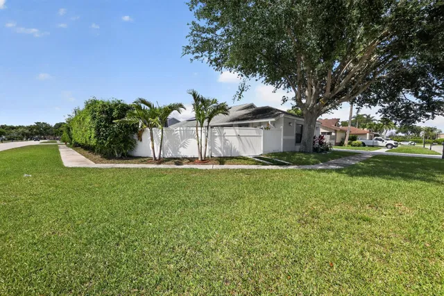Residence photo 2