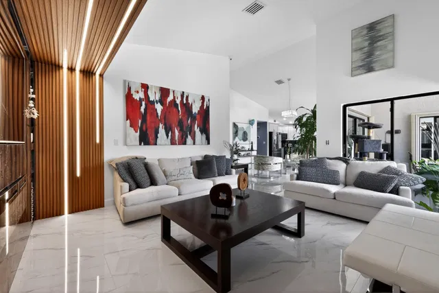 Residence photo 19