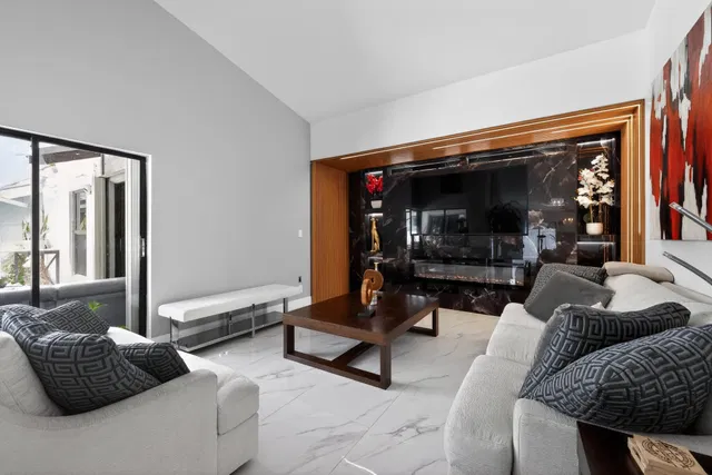 Residence photo 20