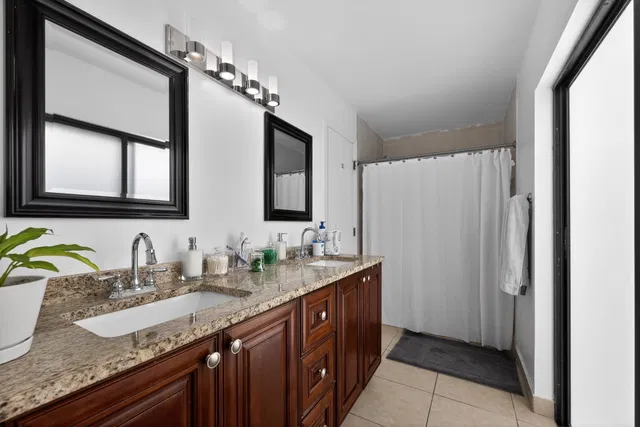 Residence photo 38