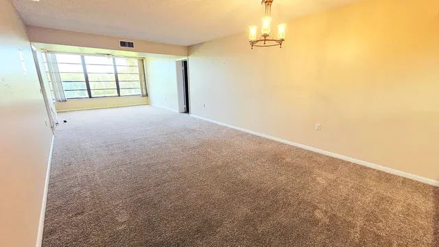 Unit 303 photo 8