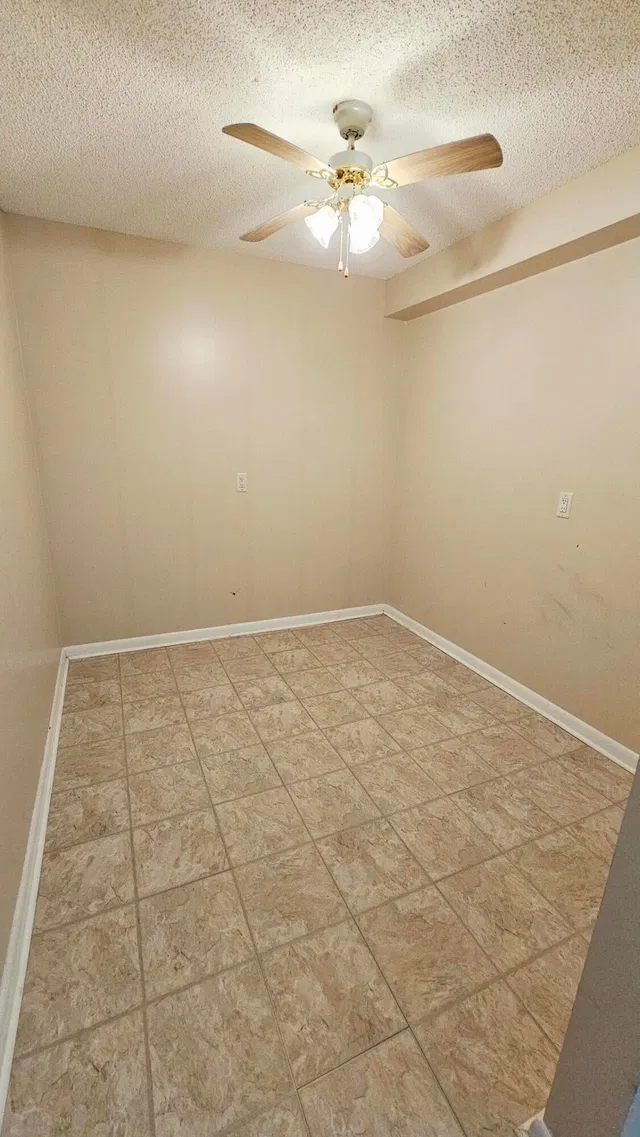 Unit 303 photo 12