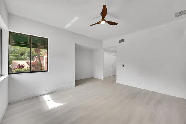 Residence photo 17