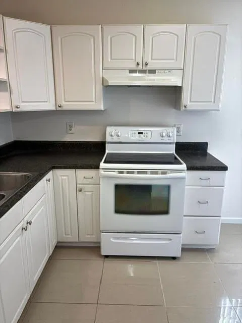 Unit 2010 photo 6