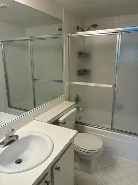 Unit 2010 photo 8