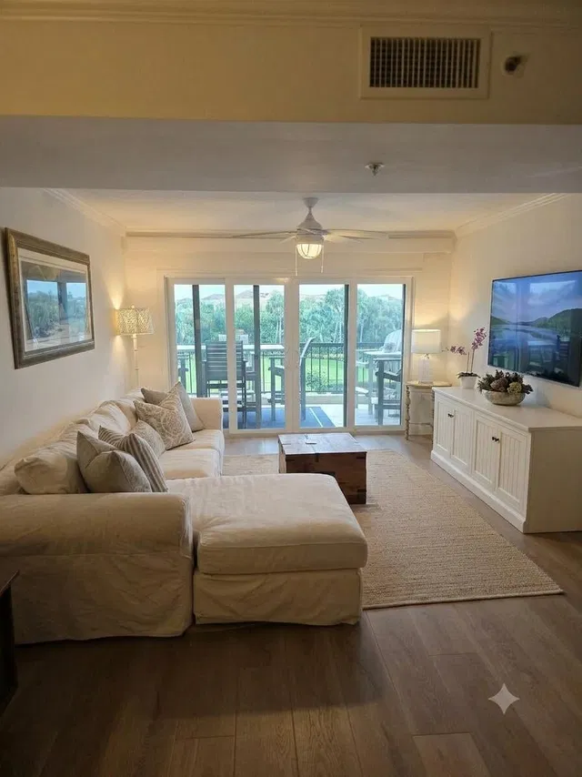 Unit 206 photo 2