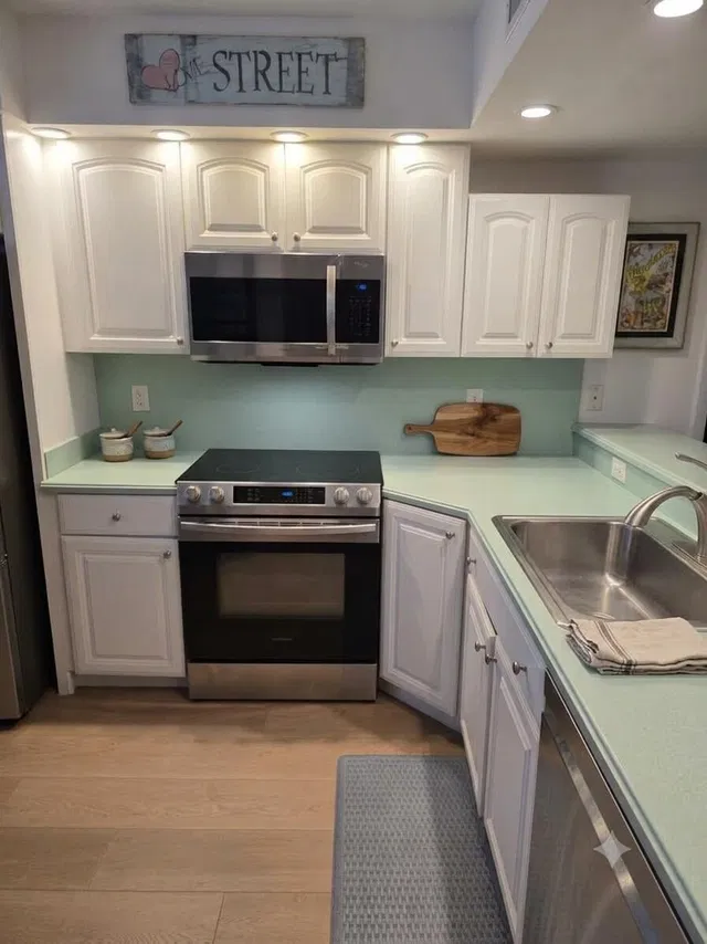 Unit 206 photo 6