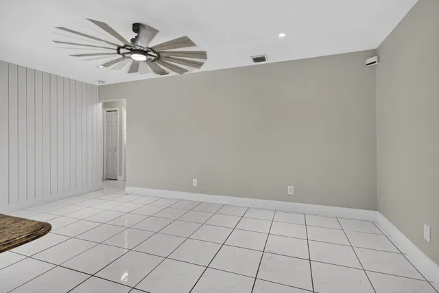 West Palm Beach Residence photo 13