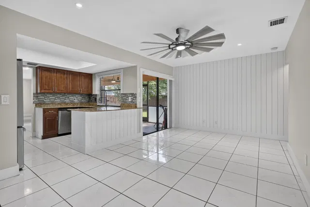 West Palm Beach Residence photo 14